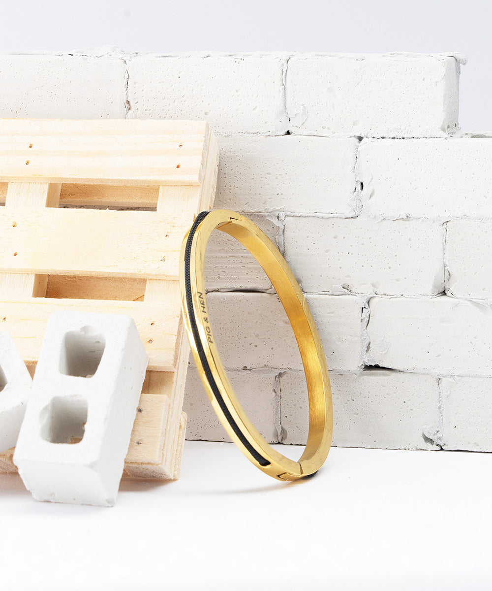 Maya Lou Black | Gold